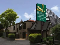 Quality Inn Towers on the Park 3*