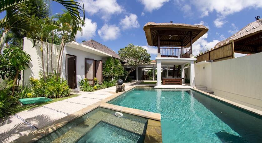 Villa Seratus 