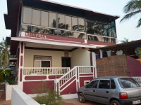 Moris House