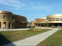 Monarkh Hotel Complex / Гостинично-ресторанный комплекс Монарх 4*