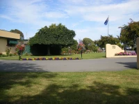 Commodore Court Motel 4*