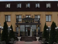 Бережки-Холл гостинично-развлекательный комплекс 