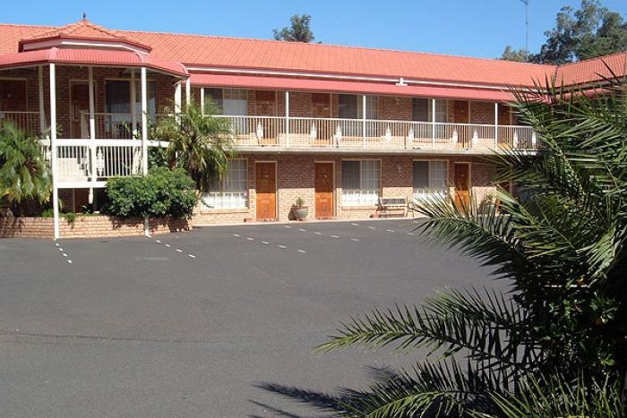 Country Comfort Airport Gateway Hotel 3*