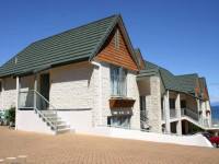 Colonial Lodge Motel