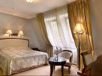 Greenway Park Hotel