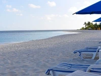 Waves on Shoal Bay Villa 