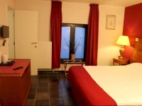 Le Central Hotel 