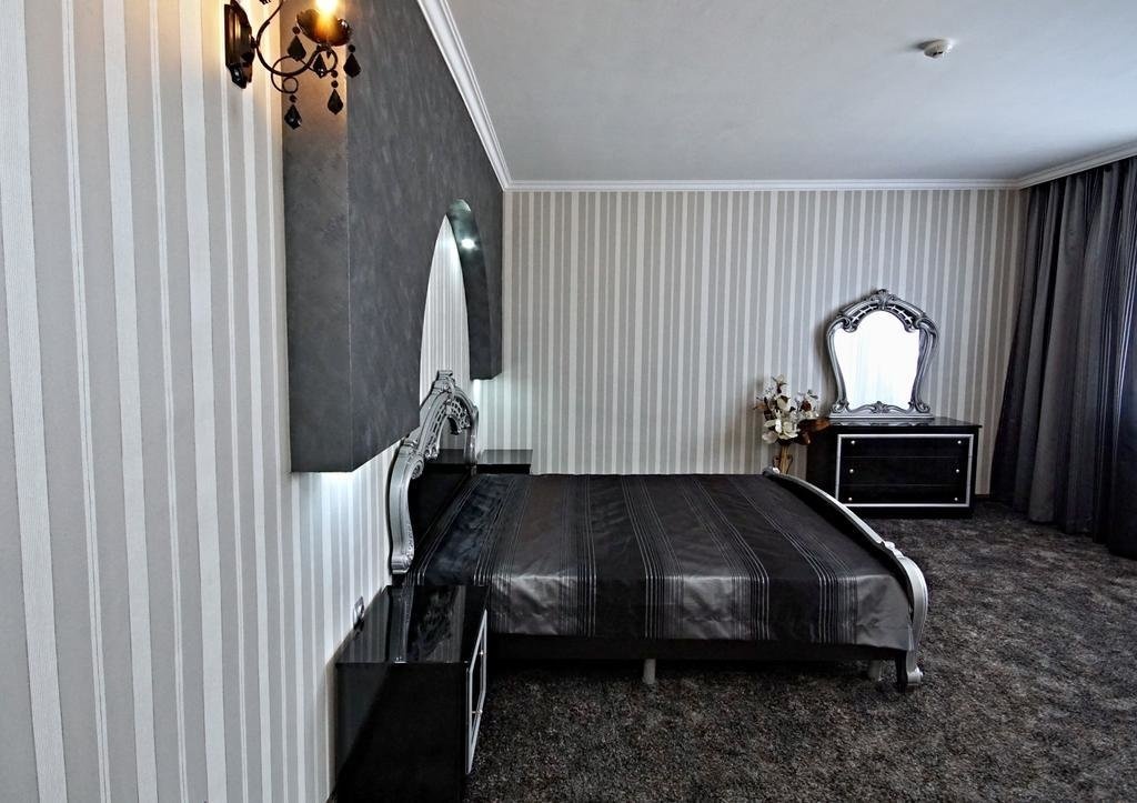 Hotel History 