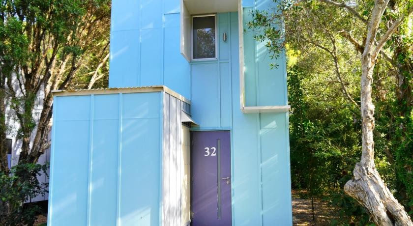 Shack 32 