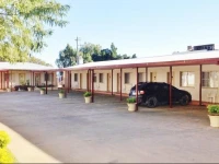 Longreach Motel 3*