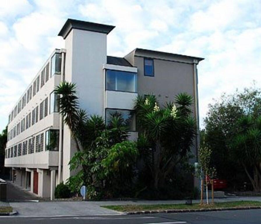 Off Broadway Motel 4*