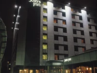 Jurys Inn Heathrow 3*
