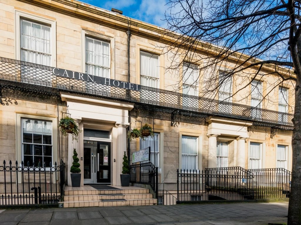 Cairn Hotel 2*