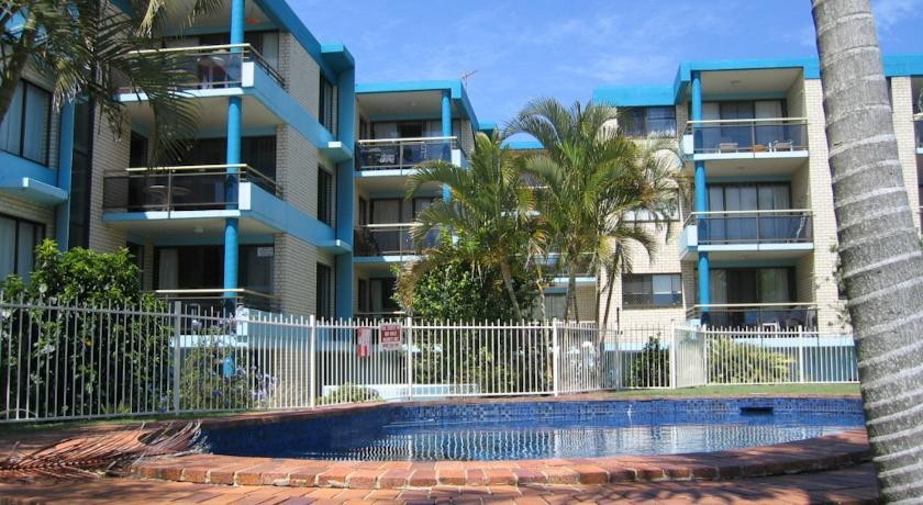 Surf Chalet Apartments 