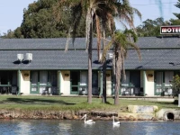 Hibiscus Lakeside Motel 3*