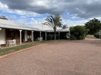 Landsborough Lodge Motel 