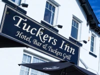 Tuckers Inn 