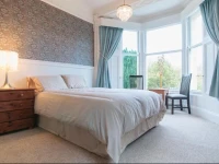 Busby Apartments 4*