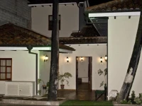 Hostal Calle Angosta Ecuador 