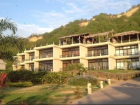Vistazul Beachfront Condos 4*