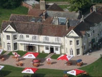 Tyrrells Ford Hotel 3*