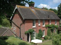 Warre Cottage 