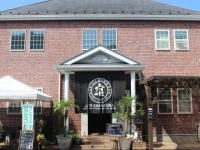 IZA Kamakura Guest House and Bar 