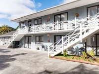 Dolphin Motel 