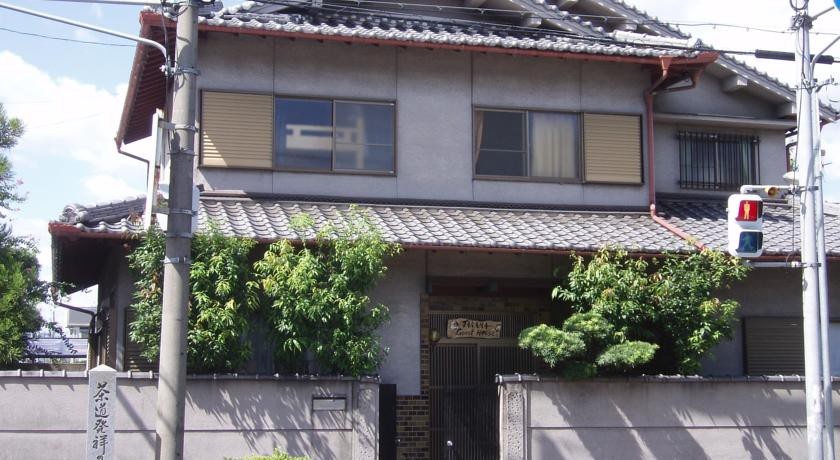 Takama Guest House 