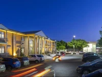 Adelaide Inn 