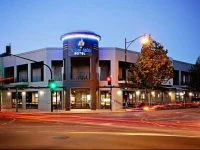 Mawson Lakes Hotel 