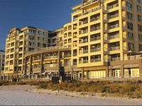Oaks Plaza Pier 