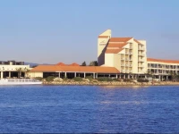 The Lakes Resort Hotel 