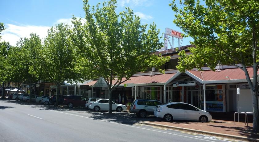 Adelaide Travellers Inn Backpackers Hostel 