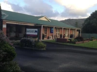 Beachcomber Motel & Apartments 