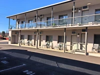 New England Motor Inn 4*