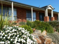 Lazy Days Estate Farmstay B&B 