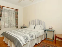 Little Shangri-La B&B 