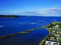 Coachhouse Marina Resort 