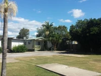 Bushchooks Travellers Village 