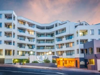 West End Central Apartments 