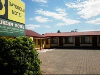Daydream Motel & Cottages 