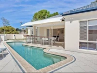 Burleigh Hideaway 