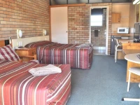 All Travellers Motor Inn 