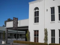 Breakout Motor Inn 4*