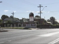 Across Country Motel and Serviced Apartments 
