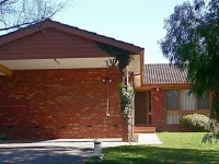 Australian Home Away @ Doncaster Pine Hill 