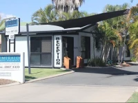 Emerald Motel Apartments 