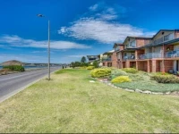 Franklin Beachfront Apartments 