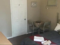 Village Motor Inn 